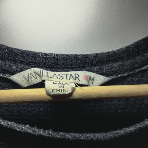 Vanilla Star Waffle Knit Tie Knot Front Top Medium - Picture 6 of 11